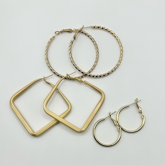 Set of Gold Hoop Earring-New! - Picture 4 of 5